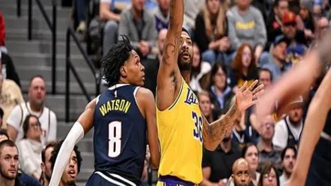 赖斯晒与斯凯利温馨合影，展望辉煌未来，喜悦之情难掩！